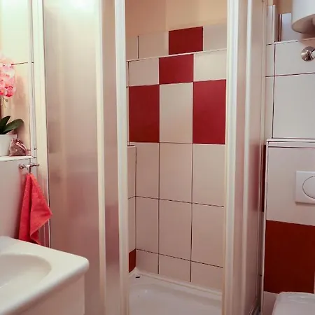 Okuka Апартаменти *