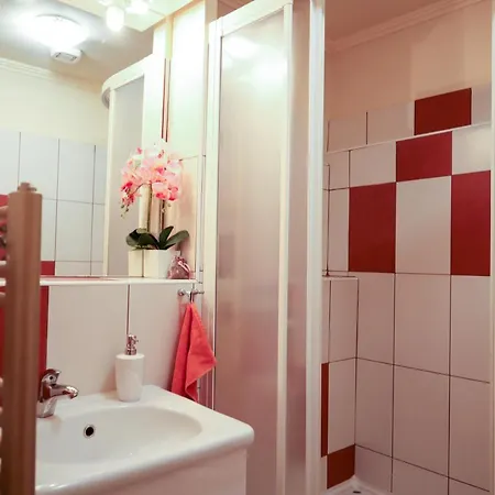 Апартаменти Okuka *