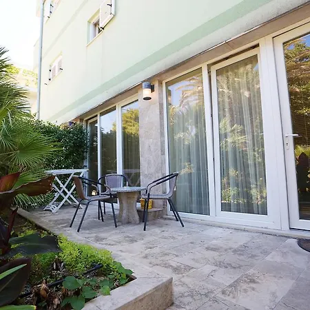 Okuka Апартаменти *